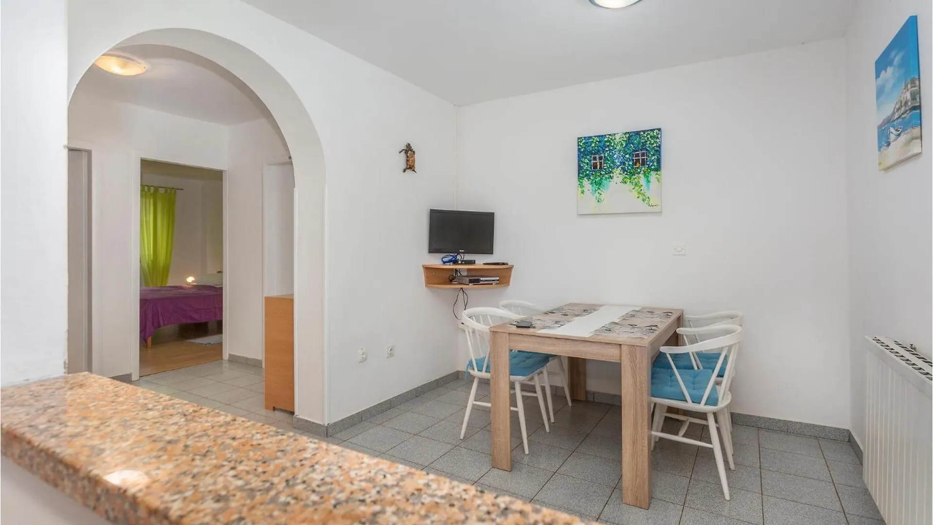 Cozy Apartment In Malinska With Kitchen