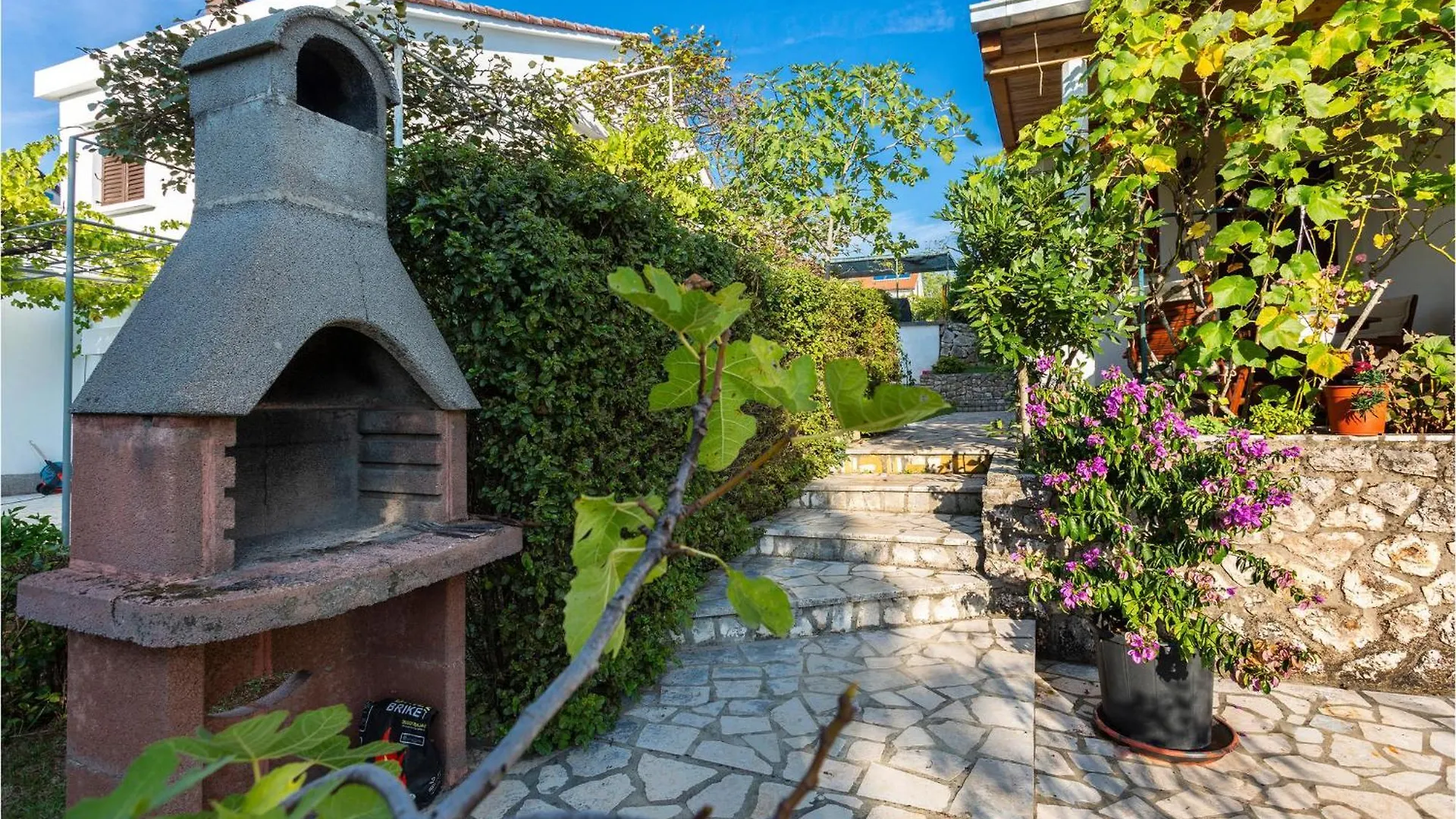 Cozy Apartment In Malinska With Kitchen