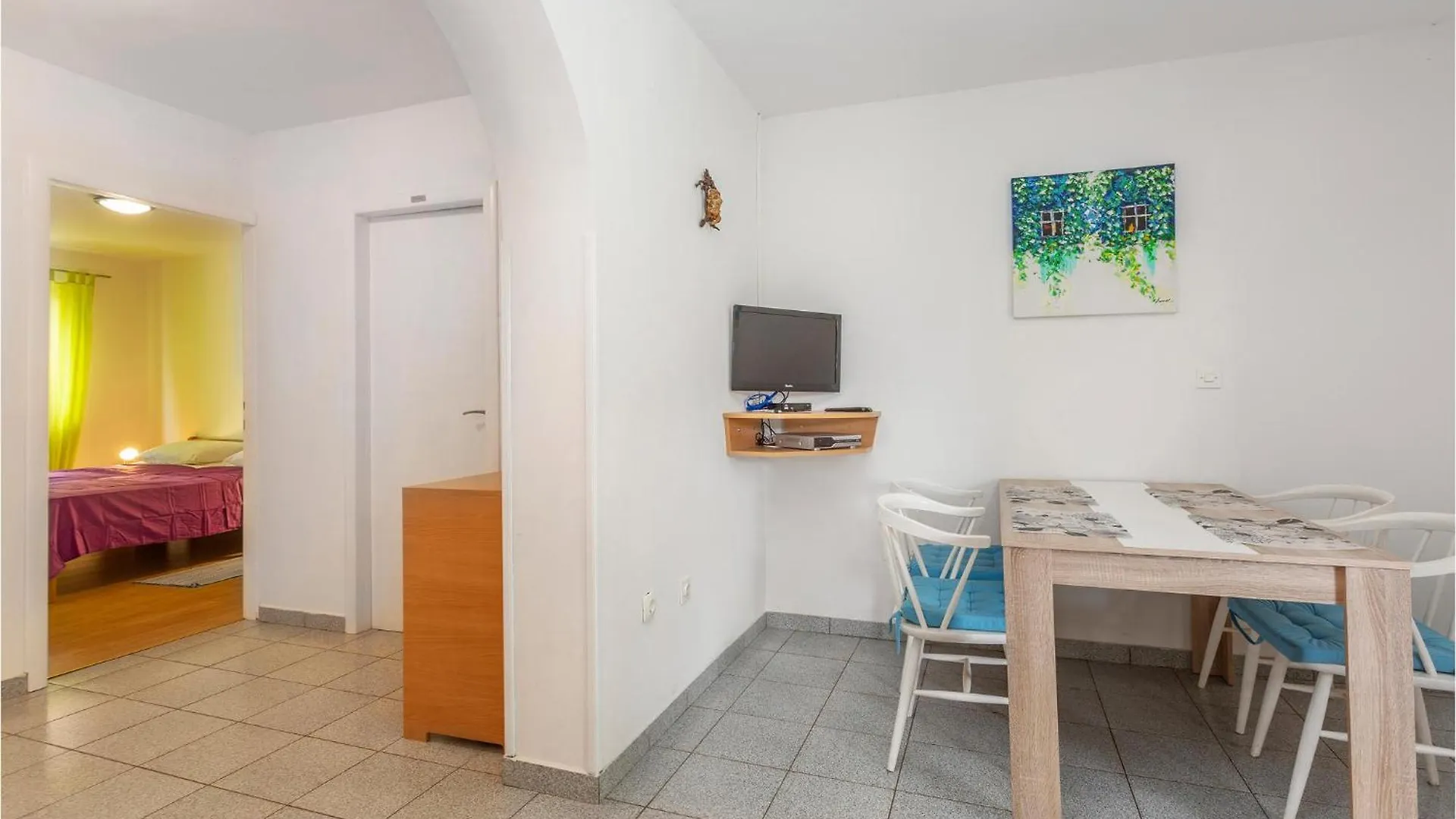 Cozy Apartment In Malinska With Kitchen